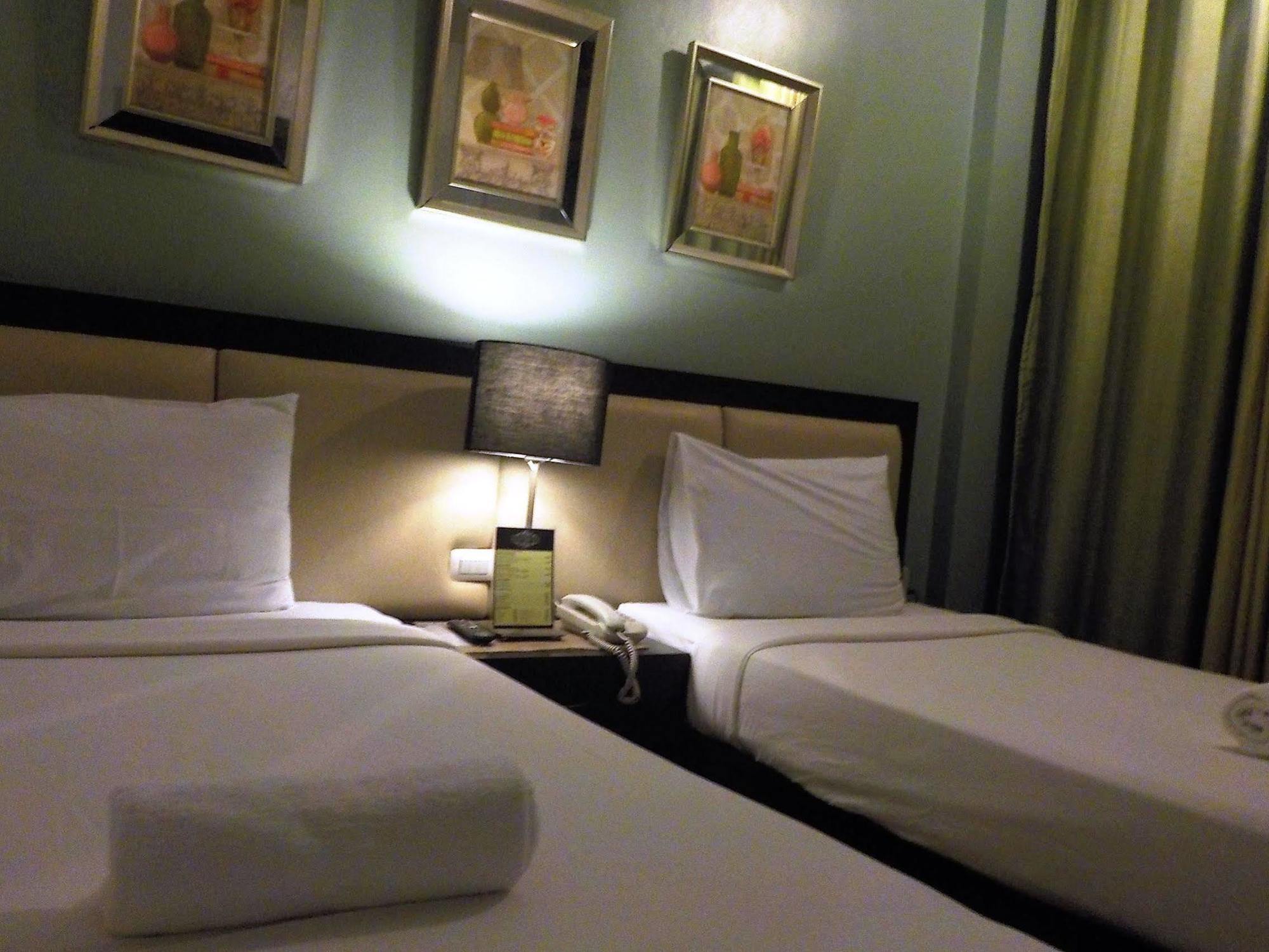 Urban Manor Hotel Roxas City Eksteriør bilde